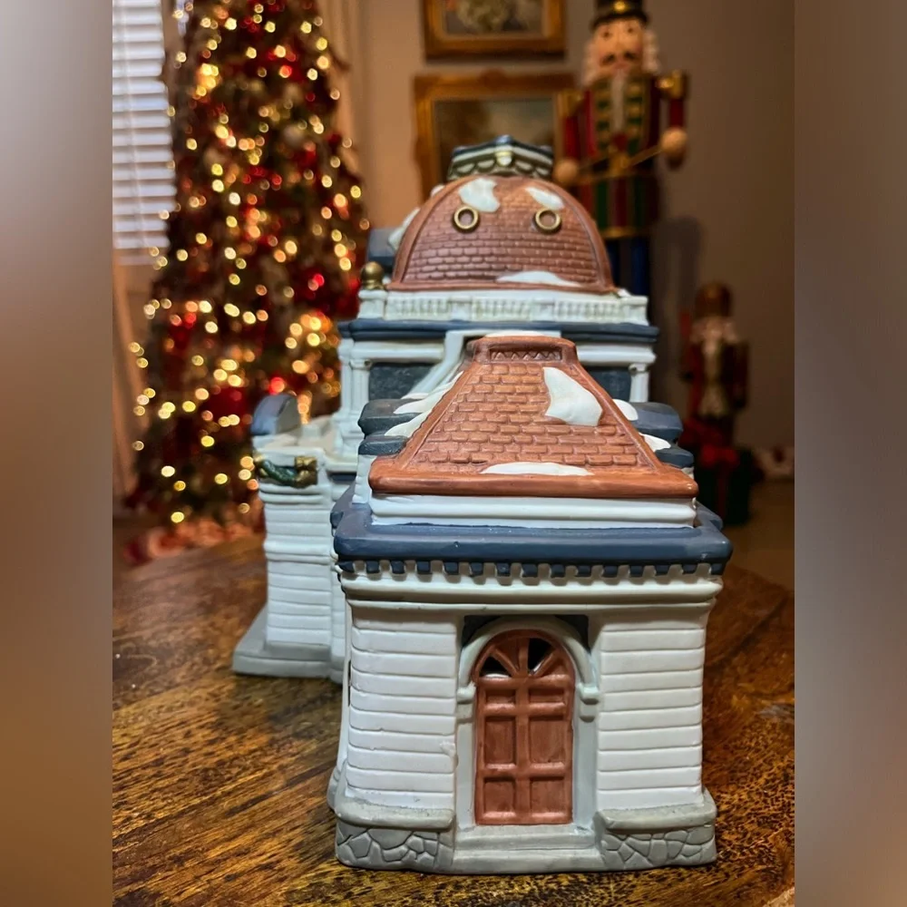 Mervyns Lighted Village Square Tenth Anniversary Museum 1996 Limited Edition